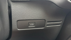 Volvo XC40 2.0 B3P Ultra Dark 5dr Auto Petrol Estate